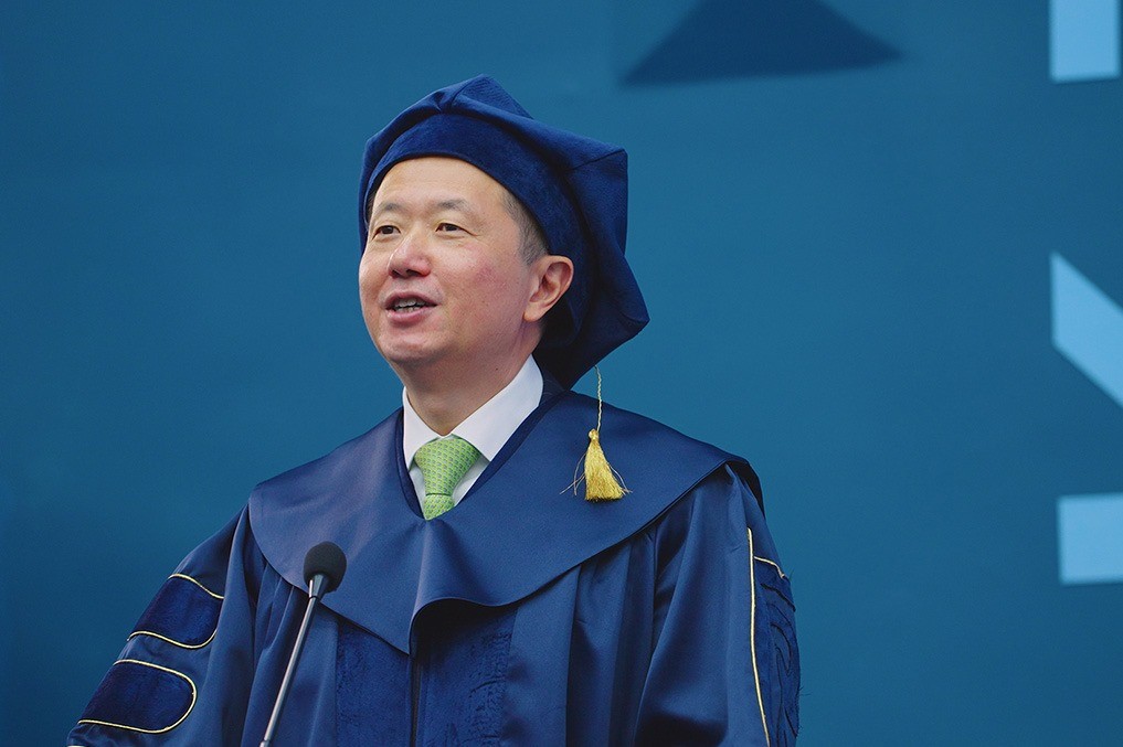 1760442000538436.jpeg 图1_魏教授(右)获颁授荣誉教授衔.jpeg